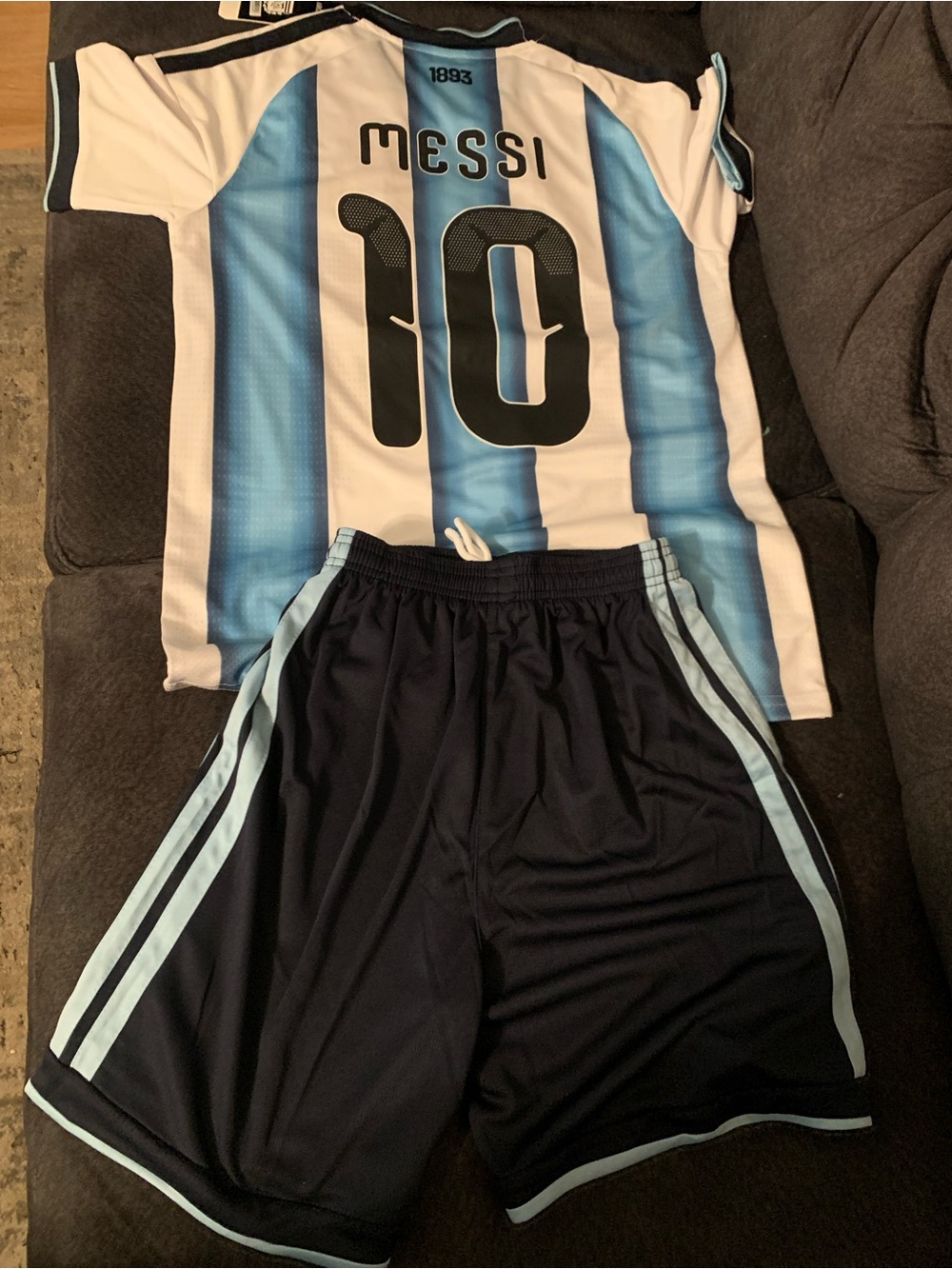 Argentina Lionel Messi #10 Soccer Jersey & Shorts Set Men's size Small - Picture 2 of 5